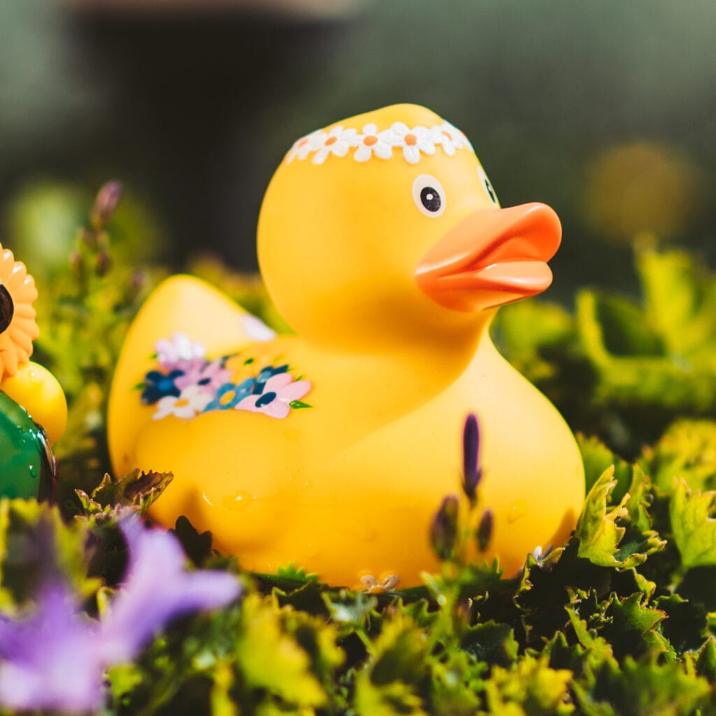 Badeand Blomsterdesign – Kvakky Duck